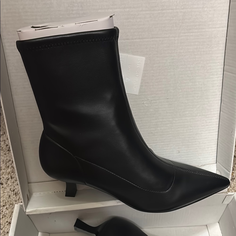 Elegant Black Ankle Boots